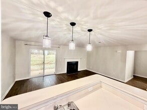 214 Fernwood Pl in Warrenton, VA - Foto de edificio - Building Photo