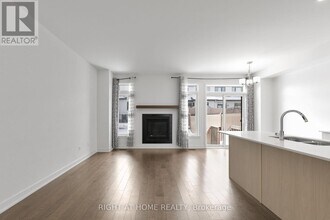 613 Rathburn Ln in Ottawa, ON - Building Photo - Building Photo