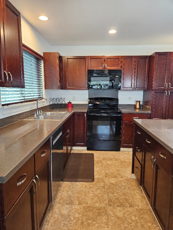 200 Alake St in Kahului, HI - Building Photo - Building Photo