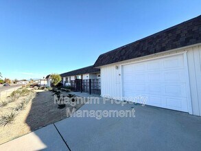 26475 McCall Blvd in Menifee, CA - Foto de edificio - Building Photo