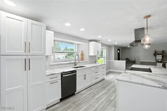 1250 Kasamada Dr in Ft. Myers, FL - Building Photo - Building Photo