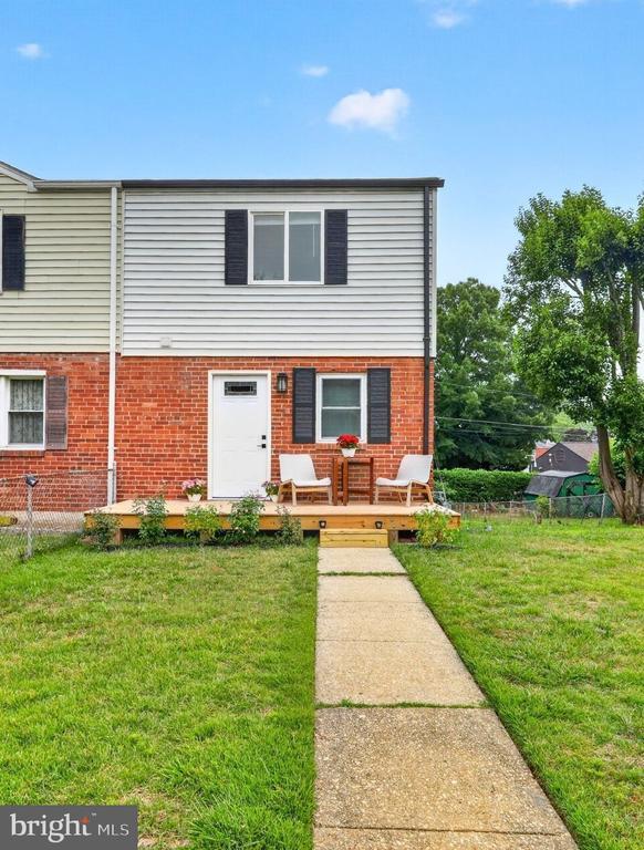 property at 2218 Farrington Ave