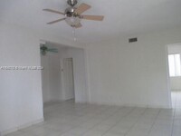 7424 Byron Ave in Miami Beach, FL - Building Photo - Building Photo