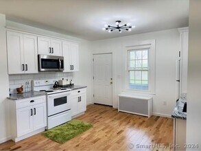 27 Woodside Cir in Middletown, CT - Building Photo - Building Photo