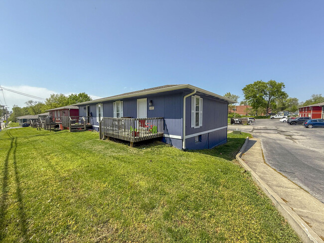 property at 1005 W Ash St