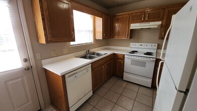 610 N Detroit Ave in Russellville, AR - Building Photo - Building Photo