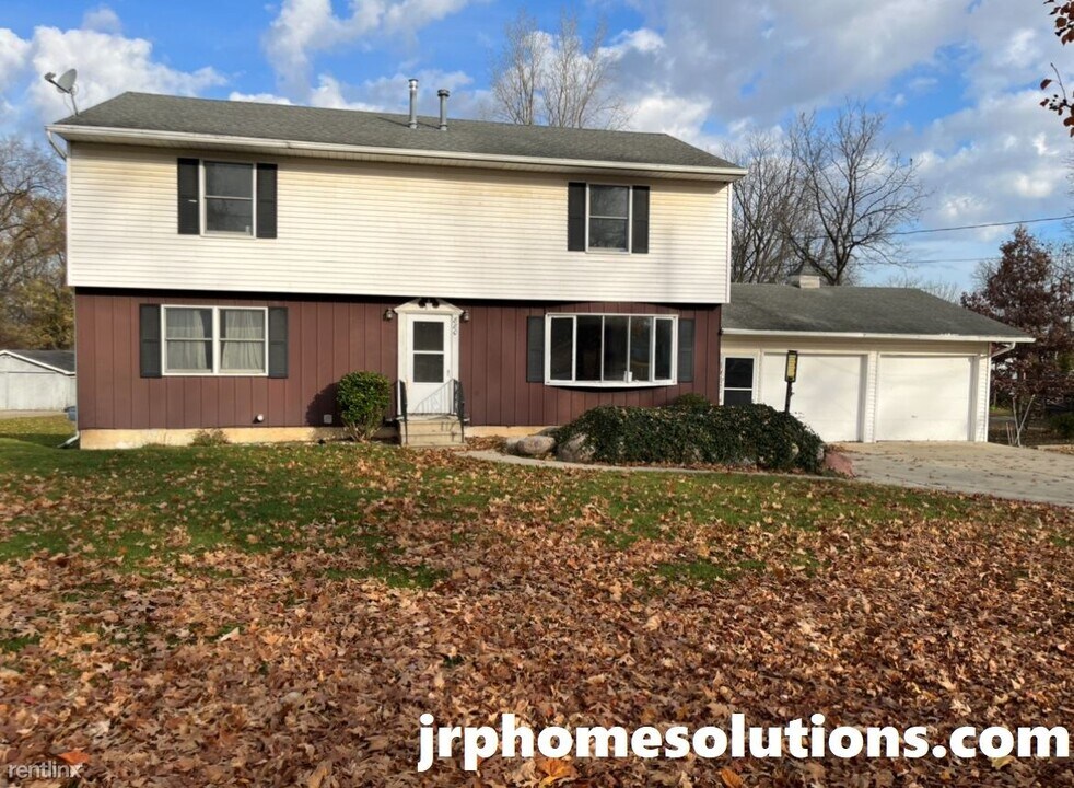 880 E Michigan Ave Photo