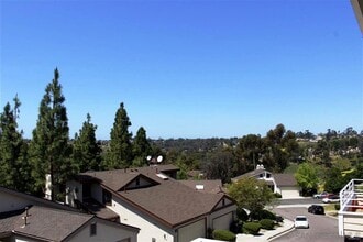 11422 Madera Rosa Way in San Diego, CA - Foto de edificio - Building Photo