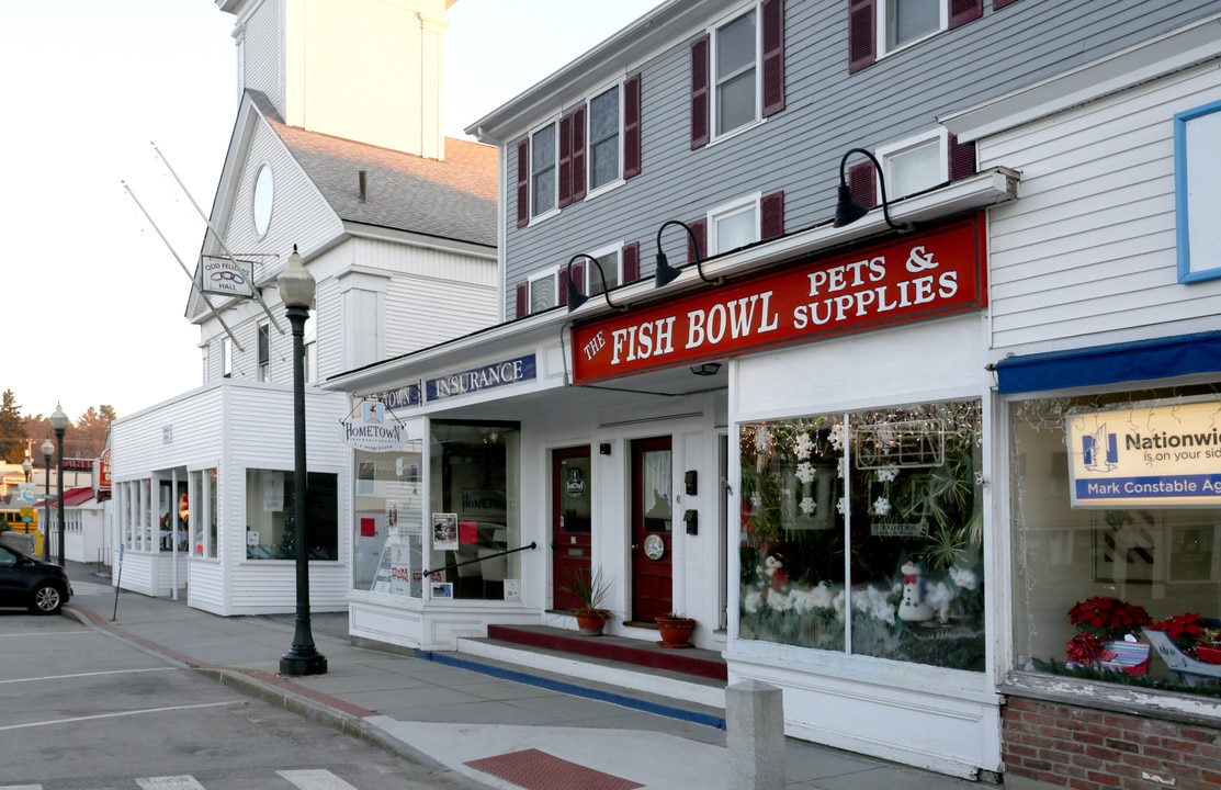 37 Union Sq in Milford, NH - Building Photo