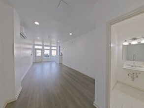 510 Martin Street in Philadelphia, PA - Building Photo - Interior Photo