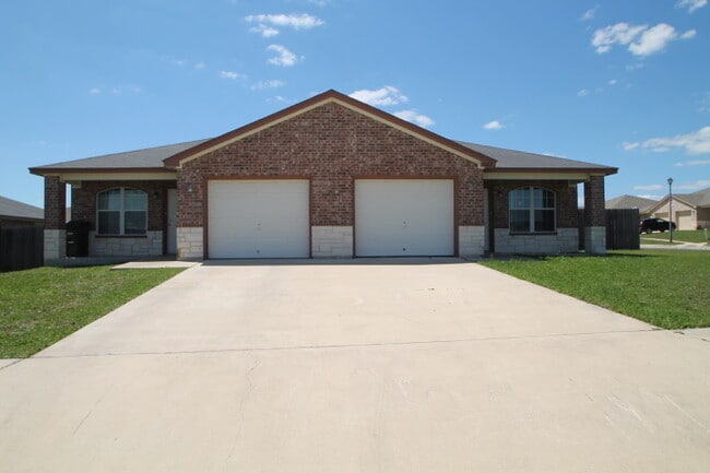 property at 4103 Elms Run Cir
