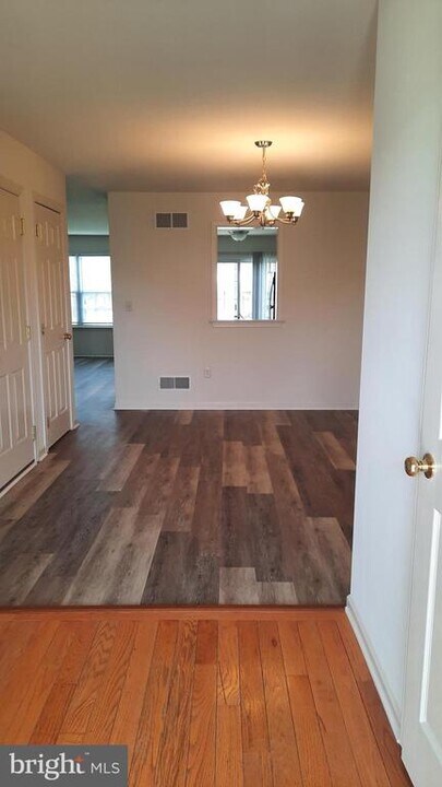 317 Mercury Dr in Hampden Township, PA - Building Photo