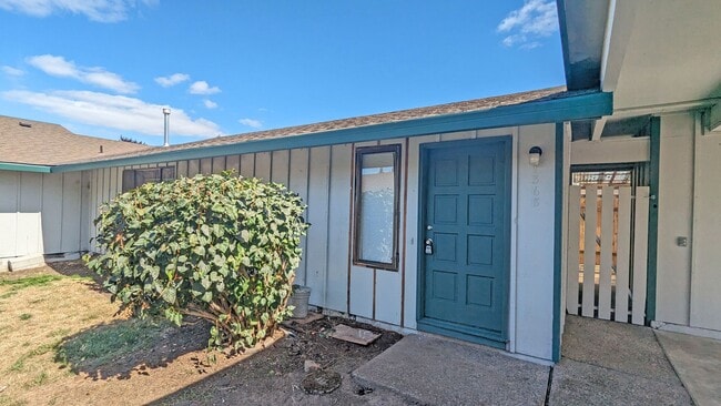 property at 1368 S Ivy St