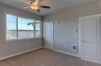 8733 Hanna Ln NE in Lacey, WA - Building Photo - Building Photo