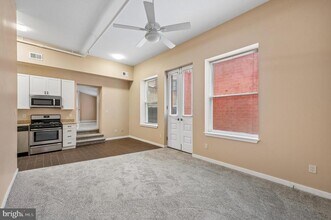 1720 Sansom St in Philadelphia, PA - Building Photo - Building Photo