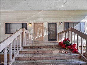 13532 Siesta Pines Ct in Ft. Myers, FL - Foto de edificio - Building Photo