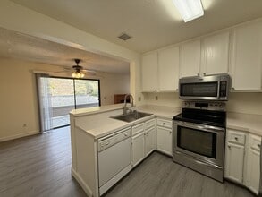 403 Windjammer Cir in Chula Vista, CA - Building Photo - Building Photo