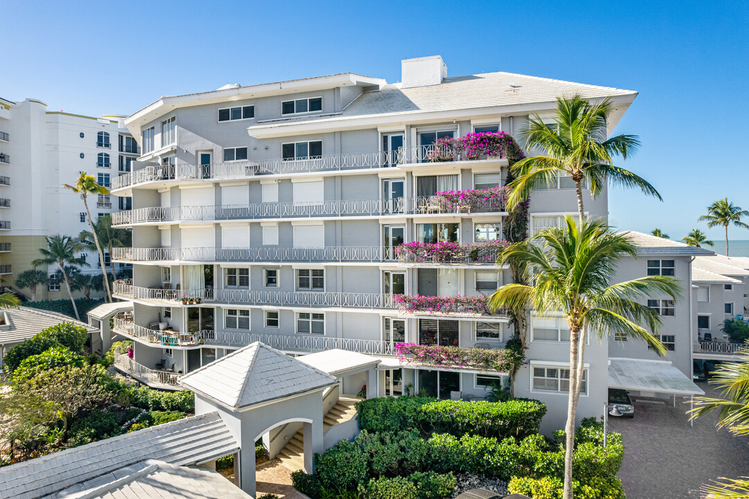 La Tour Rivage Apartments in Naples, FL - Foto de edificio