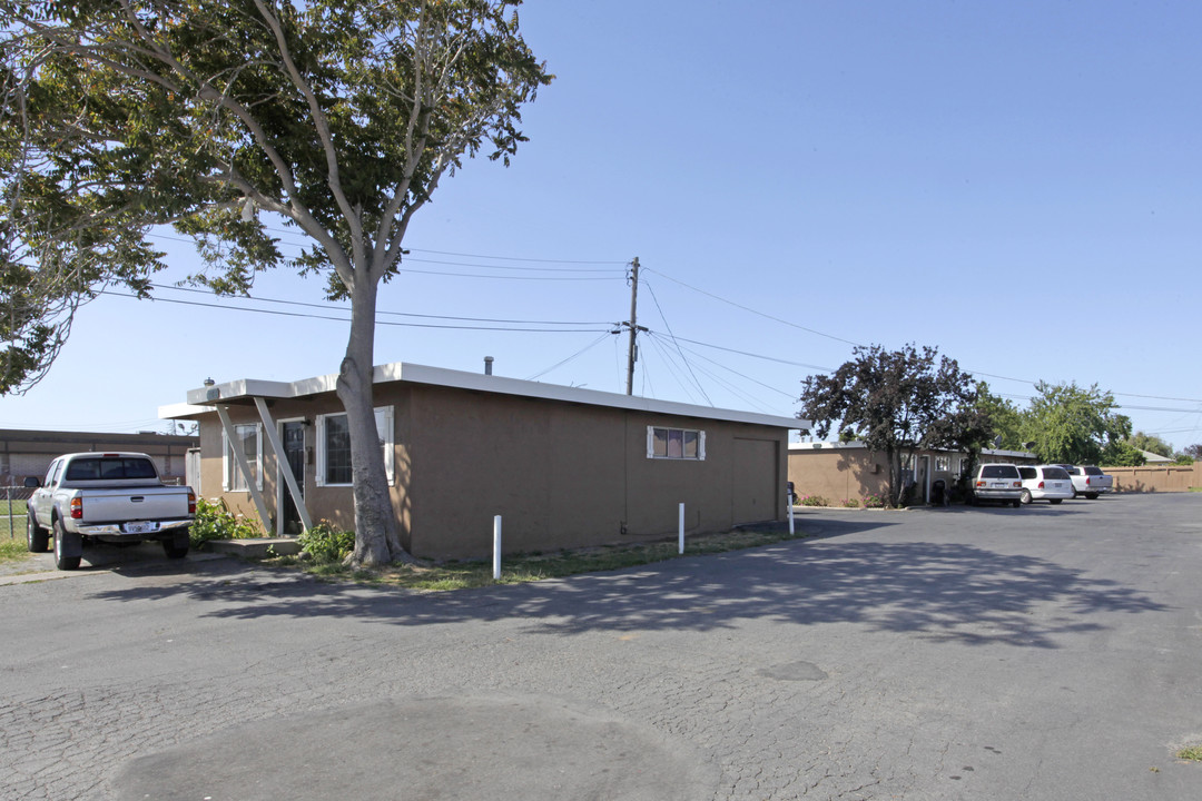 1062 E Laurel Dr in Salinas, CA - Building Photo