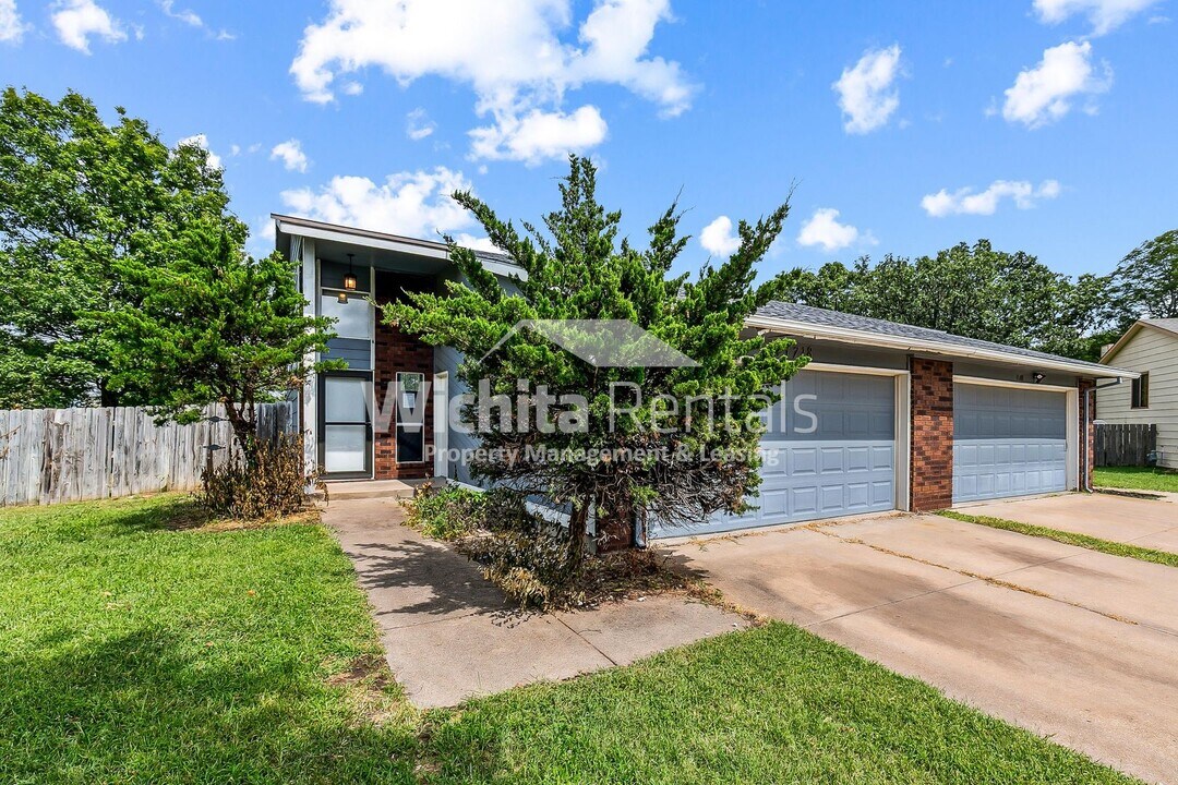 1718 S Beech Ct in Wichita, KS - Building Photo