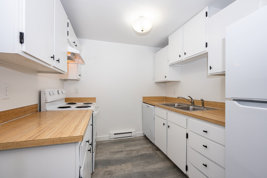 Highlands Apartments in Billings, MT - Building Photo