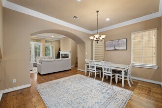 9125 Harbor Hills Dr in Houston, TX - Building Photo - Building Photo