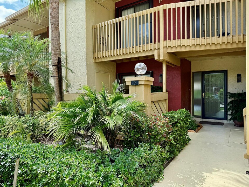 13135 Chadwick Ct, Unit 9 in West Palm Beach, FL - Building Photo