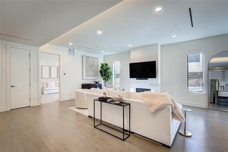 3923 Cole Ave in Dallas, TX - Building Photo - Building Photo