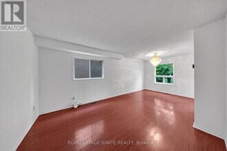 21 Toba Crescent in Brampton, ON - Building Photo - Building Photo
