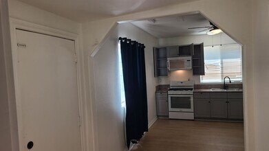 410 N Buena Vista St in Hemet, CA - Building Photo - Building Photo