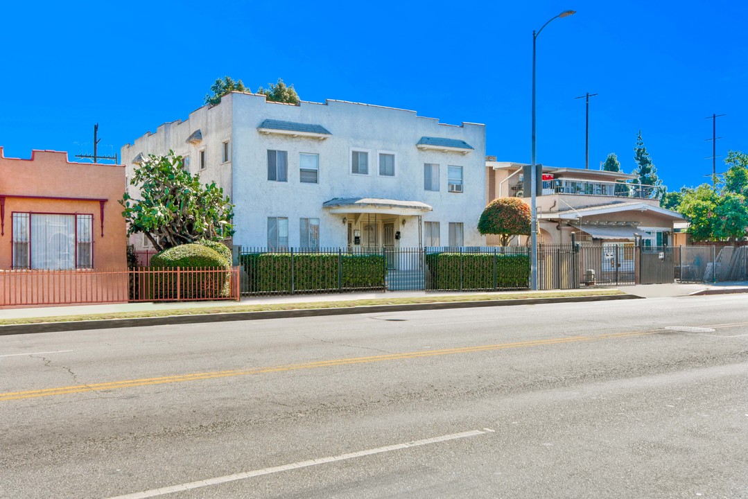 3988 S. Normandie Avenue in Los Angeles, CA - Building Photo