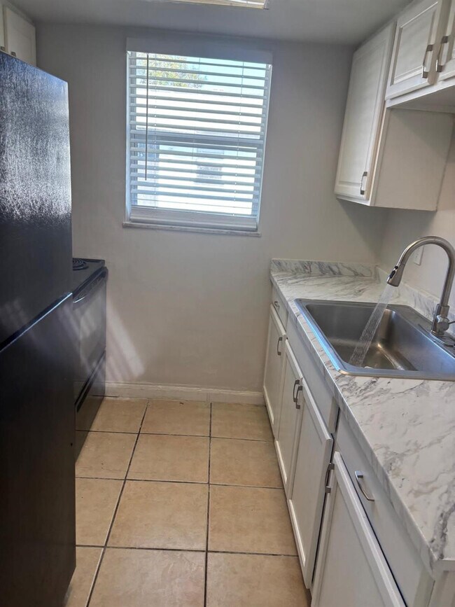 1875 40th Ave in Vero Beach, FL - Building Photo - Building Photo