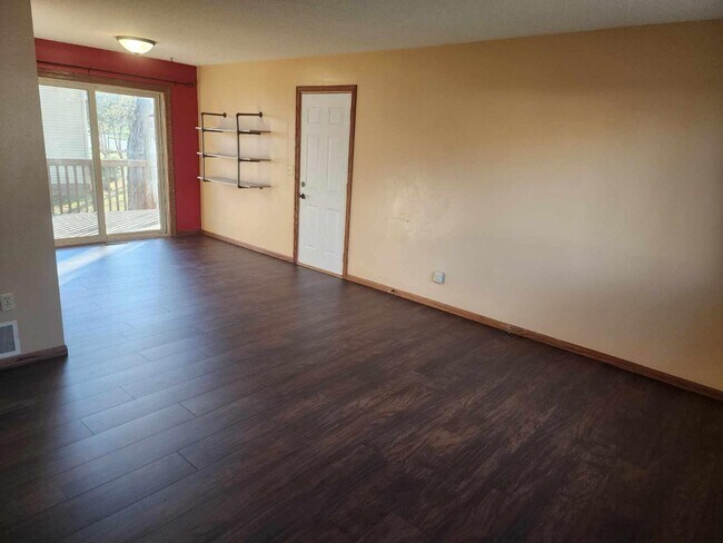 1601 7th Ave SE in Willmar, MN - Building Photo - Building Photo