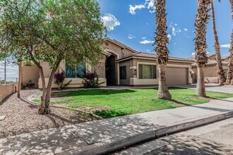 408 N Falcon Ct in Gilbert, AZ - Building Photo - Building Photo