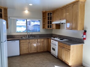 416 N Monterey St in Alhambra, CA - Building Photo - Building Photo