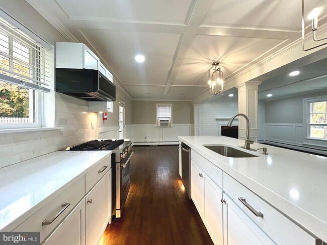 381 Upper Gulph Rd in Wayne, PA - Building Photo - Building Photo