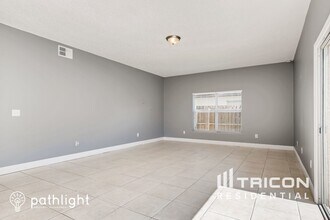102 Knights Hollow Dr in Apopka, FL - Building Photo - Building Photo