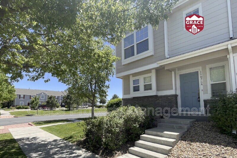 19076 E 57th Pl in Denver, CO - Building Photo