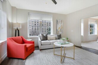 1111 Tulane Ave in New Orleans, LA - Building Photo - Building Photo