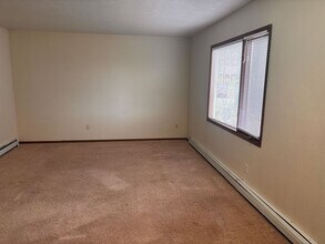 7340 Bearfoot Cir-Unit -Unit A in Anchorage, AK - Building Photo - Building Photo