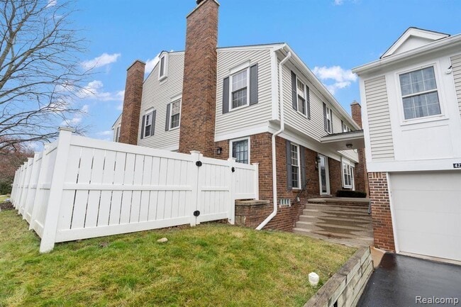 property at 41778 Broquet Dr