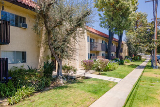 Monterey Apartments in Gardena, CA - Building Photo - Building Photo