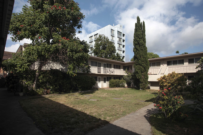 733 B Coolidge St in Honolulu, HI - Building Photo - Building Photo