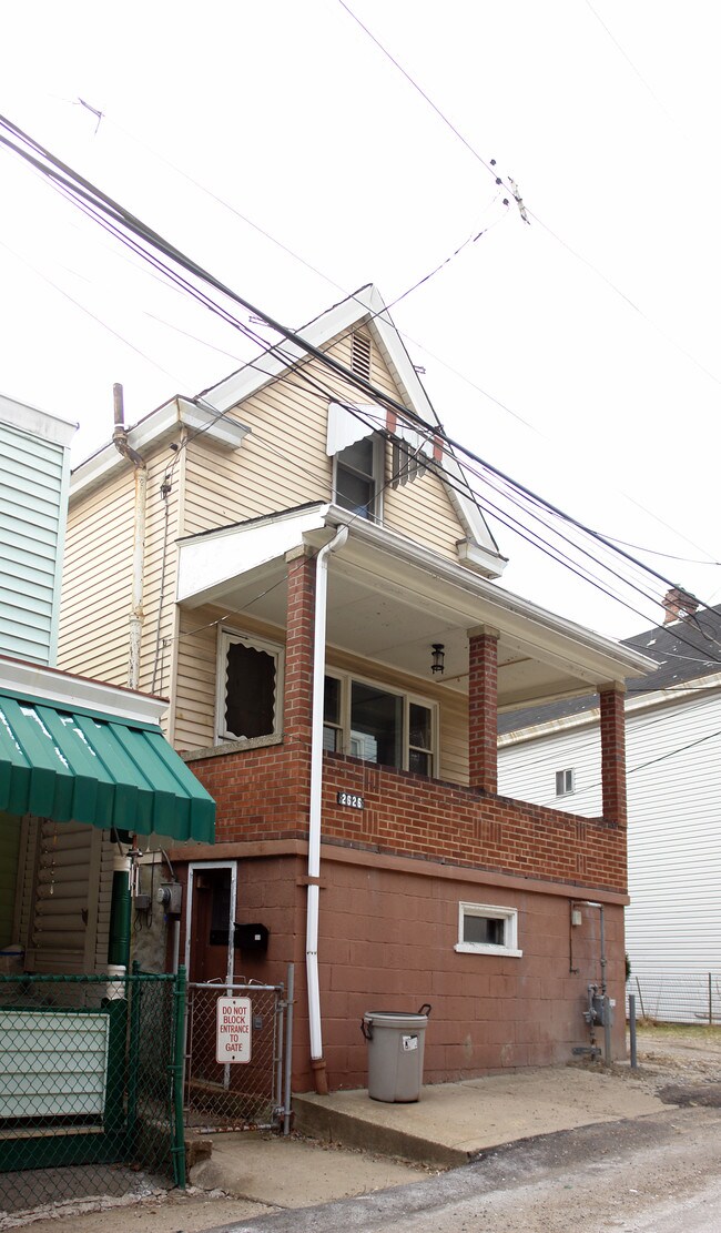 2626 Quarry St in Pittsburgh, PA - Building Photo - Building Photo