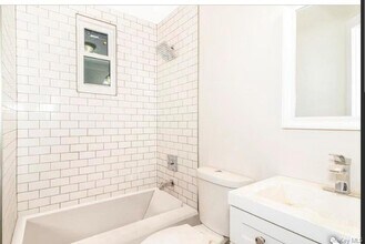 154 Woodworth Ave in Yonkers, NY - Building Photo - Building Photo