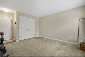 389 Laurel Creek St in Pickerington, OH - Foto de edificio - Building Photo