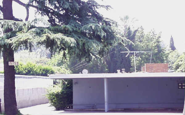 15758 Sherman Way in Van Nuys, CA - Building Photo - Building Photo