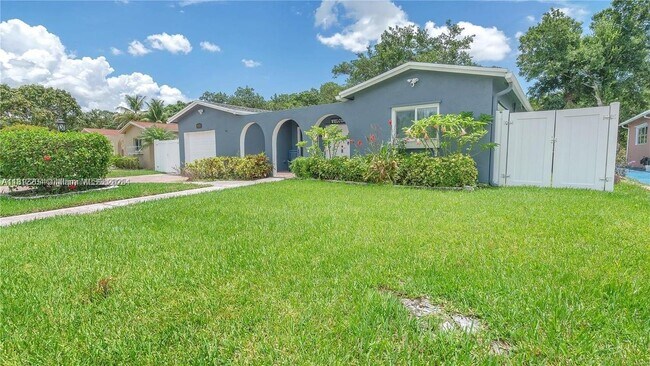 831 SW 49th Terrace in Margate, FL - Building Photo - Building Photo