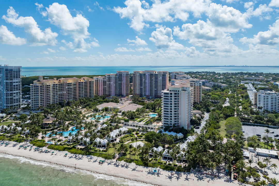 Club Tower I in Key Biscayne, FL - Building Photo