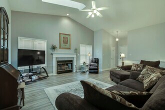 511 Cimarron Cir in Loudon, TN - Building Photo - Building Photo